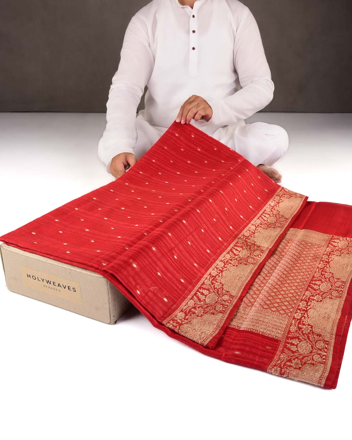 Variegated Red Gold Zari Diamond Buti Cutwork Brocade Woven Cotton Silk Banarasi Saree-HolyWeaves