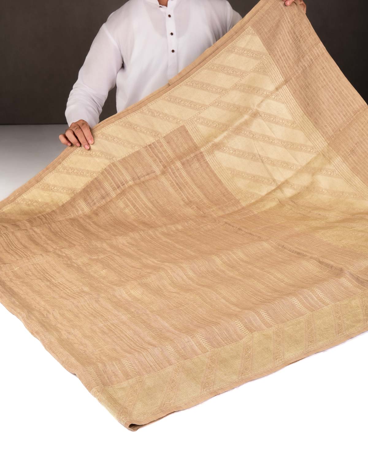 Beige Gold Zari Crush Texture Brocade Woven Linen Silk Banarasi Saree-HolyWeaves