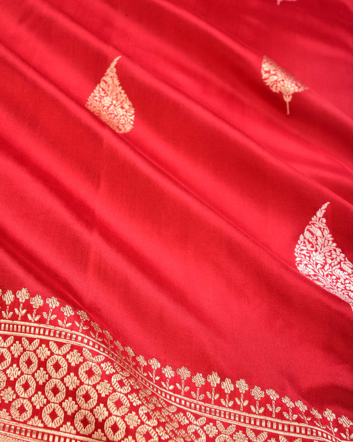 Red Banarasi Gold & Silver Zari Leaf Buta Kadhuan Brocade Handwoven Katan Silk Saree - By HolyWeaves, Benares